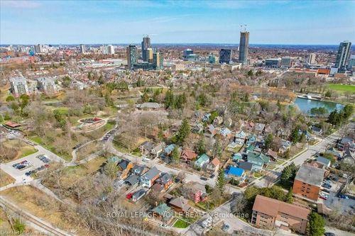 180 David St, Kitchener, ON, N2G1Y5 | Card Image