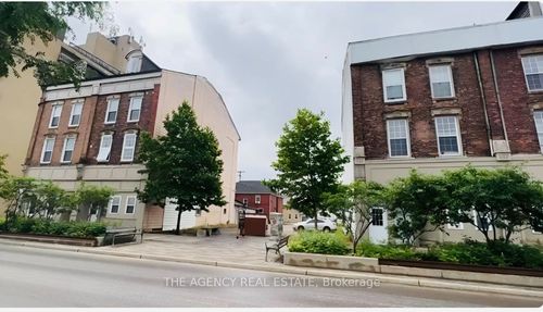 {{alt}} | Card Image