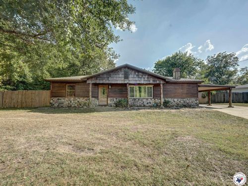 6 E Avenue E, Hooks, TX, 75561-5526 | Card Image