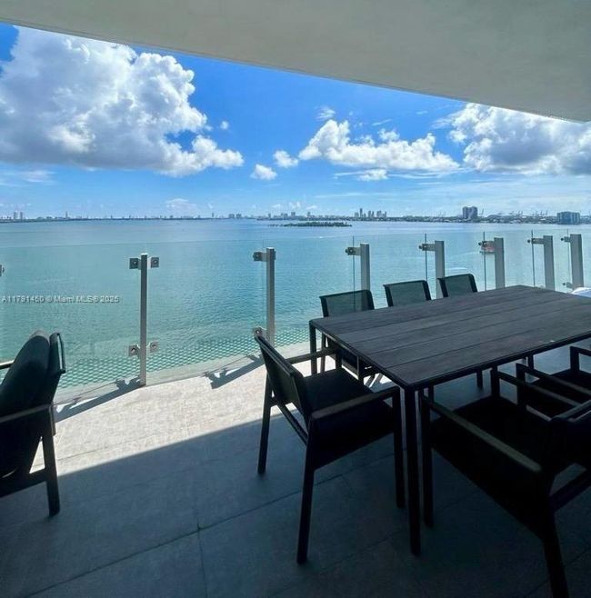 UNIT-803 - 700 Ne 26 Th Ter, Condo with 2 bedrooms, 2 bathrooms and null parking in Miami FL | Image 5