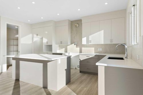 218 W Grove Lane Sw, Calgary, AB, T3H6E3 | Card Image