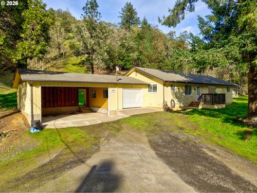 1386 Richardson Rd, Myrtle Creek, OR, 97457-8614 | Card Image