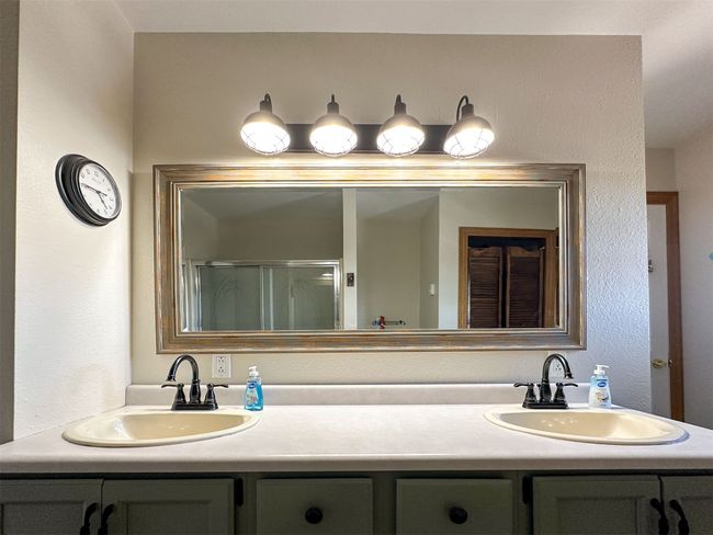 Bathroom | Image 11