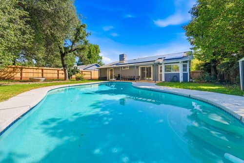 140 Danbury Dr, Redding, CA, 96003-7517 | Card Image