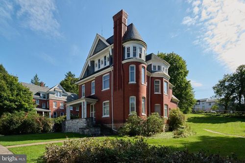 130 E Linn St, BELLEFONTE, PA, 16823-1704 | Card Image