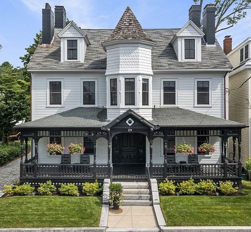 apt-2-29 Central St, Manchester, MA, 01944-1384 | Card Image