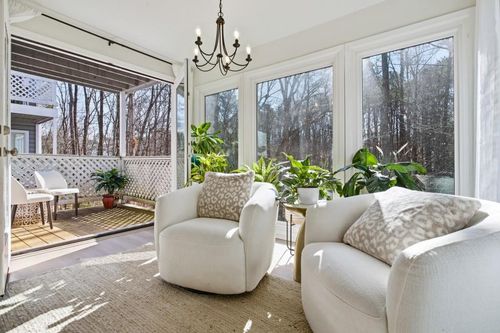 1407 Vicksburg Pl, Sandy Springs, GA, 30350-3044 | Card Image