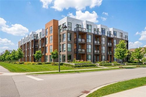 413-210 Sabina Dr, Oakville, ON, L6H0W6 | Card Image