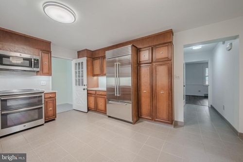 2402 Wellesley Ave, WILMINGTON, DE, 19803-5327 | Card Image