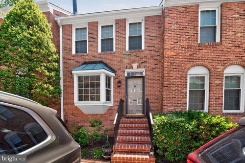 109 Roberts Ct, ALEXANDRIA, VA, 22314-4664 | Card Image