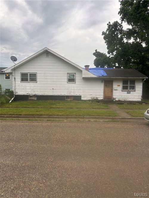 311 Davenport St, Lincoln, IL, 62656-1715 | Card Image