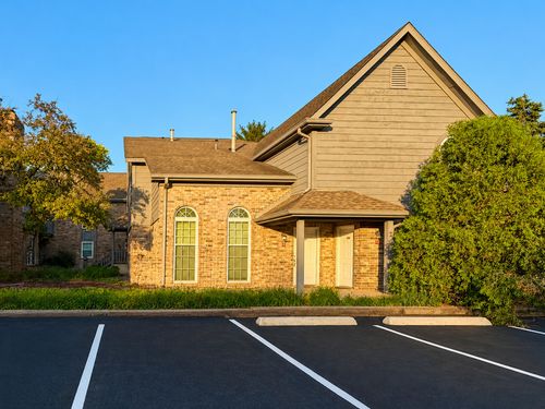 107-35 Foxcroft Rd, Naperville, IL, 60565-2046 | Card Image