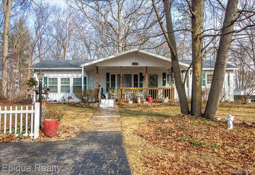 4828 Morse Dr, Caseville, MI, 48725-9616 | Card Image