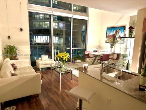 3216-1050 Brickell Ave, Miami, FL, 33131-3913 | Card Image