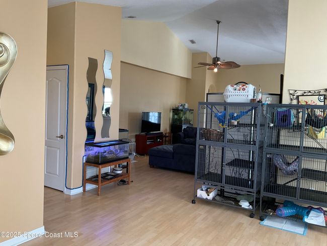 205 - 1065 Venetian Dr, Condo with 3 bedrooms, 2 bathrooms and null parking in Melbourne FL | Image 7