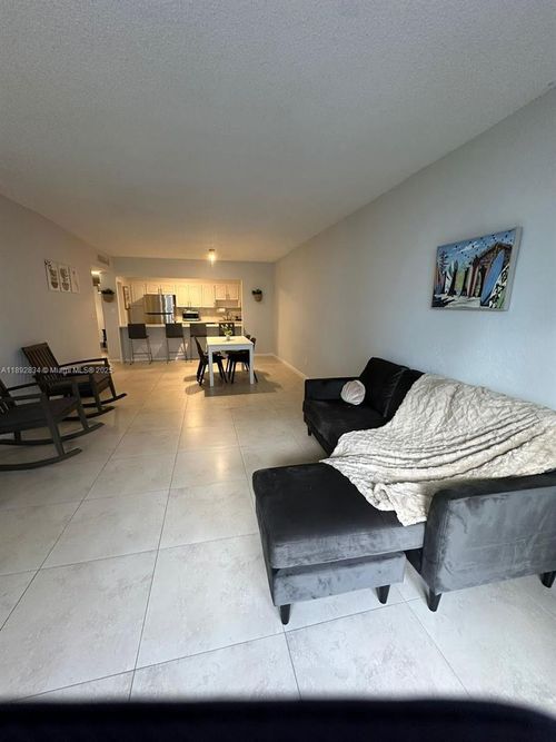 apt-511-19380 Collins Ave, Sunny Isles Beach, FL, 33160-2235 | Card Image