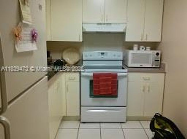 APT-206 - 5755 W 20 Th Ave, Condo with 2 bedrooms, 2 bathrooms and null parking in Hialeah FL | Image 8