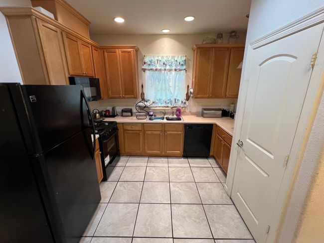 1320 9 Th St, House other with 3 bedrooms, 2 bathrooms and null parking in Port Arthur TX | Image 5