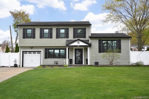 14 Mark Ln, Farmingville, NY, 11738-1433 | Card Image