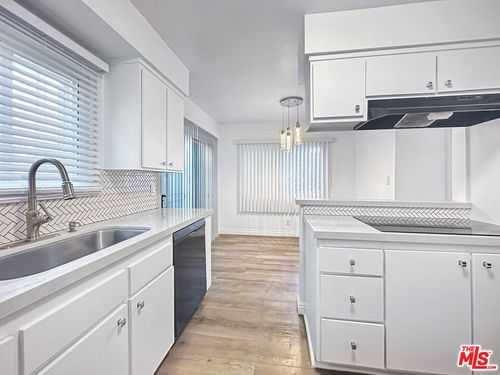 apt-7-817 E Nutwood St, Inglewood, CA, 90301-7086 | Card Image