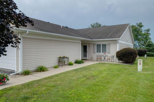 unit-20-400 S Rice St, Whitewater, WI, 53190-2168 | Card Image