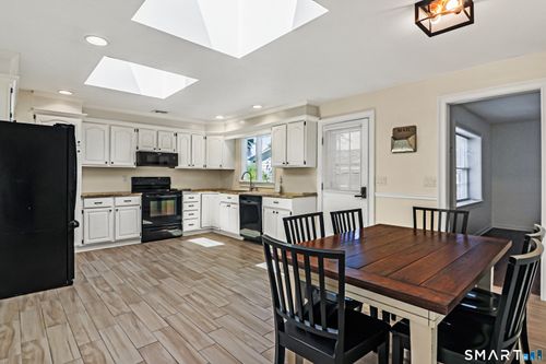 8 Woodchuck Ct, Norwalk, CT, 06854-3324 | Card Image