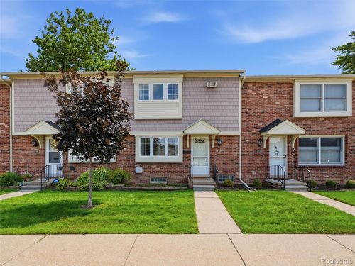 37136 Charter Oaks Blvd, Clinton Township, MI, 48036-2405 | Card Image