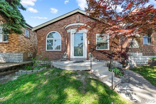5709 Walsh Street, St Louis, MO, 63109 | Card Image
