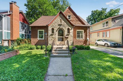 2626 Chamberlain Ave, MADISON, WI, 53705-3718 | Card Image
