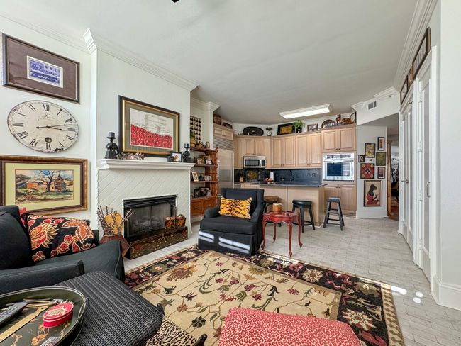 221 kitchen_den | Image 7