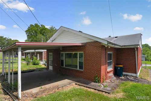 9243 Filibert Dr, Saint Louis, MO, 63137-1704 | Card Image
