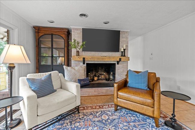 Family Room | Image 21