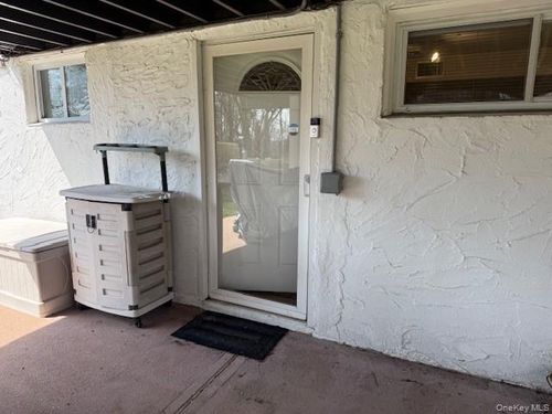 5 Sage Ct, Huntingtn Sta, NY, 11746-1242 | Card Image
