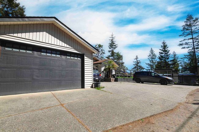 5032 Sherman Lane, House other with 2 bedrooms, 2 bathrooms and 8 parking in Halfmoon Bay BC | Image 4