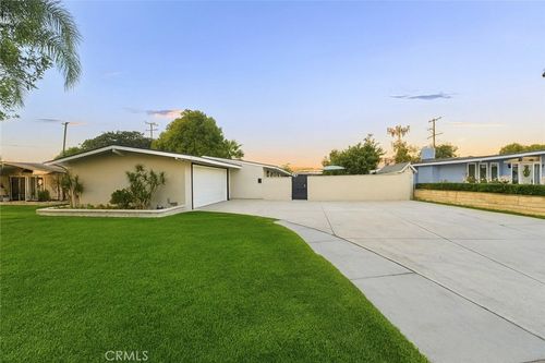 9881 Aldgate Ave, Garden Grove, CA, 92841-1304 | Card Image