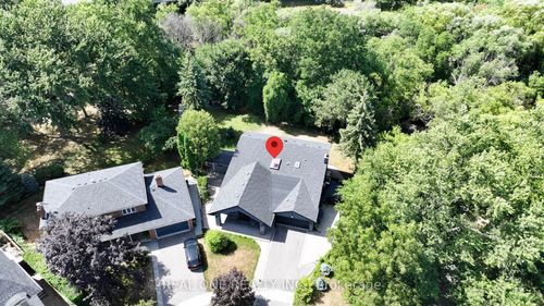 1 Manorpark Crt, North York, ON, M2J1A1 | Card Image