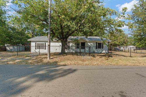 1130 Alvarado St, Cleburne, TX, 76031-4041 | Card Image