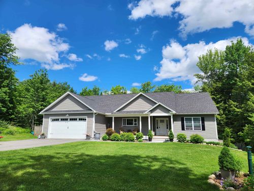 29 Moose Brook Ln, Hancock, NH, 03449-5513 | Card Image