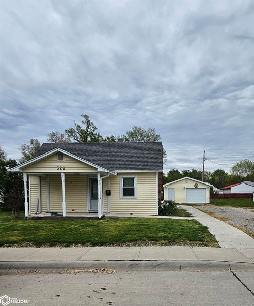 322 S Davis St, Ottumwa, IA, 52501-5007 | Card Image