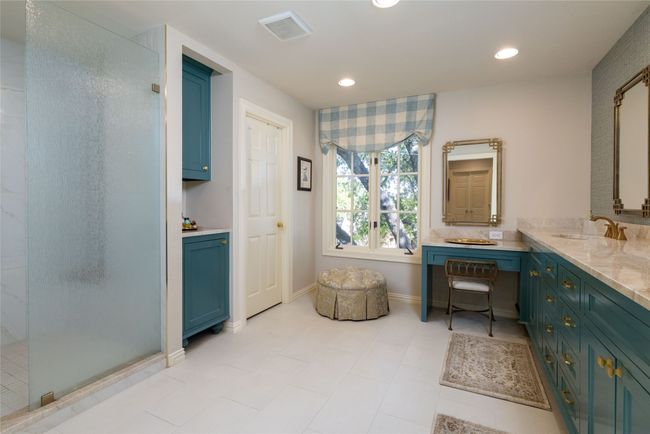 Level 2 master bath | Image 30