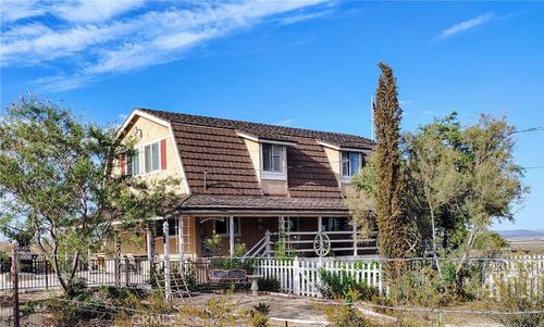 31420 Rabbit Springs Ln, Lucerne Valley, CA, 92356-8327 | Card Image