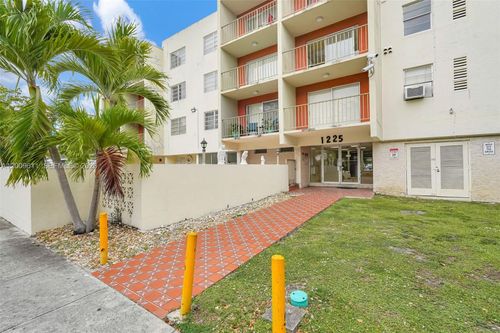 49c-1225 Ne 124th St, North Miami, FL, 33161-5982 | Card Image