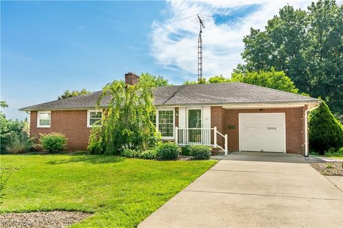 500 Marion Ave, Louisville, OH, 44641-1513 | Card Image
