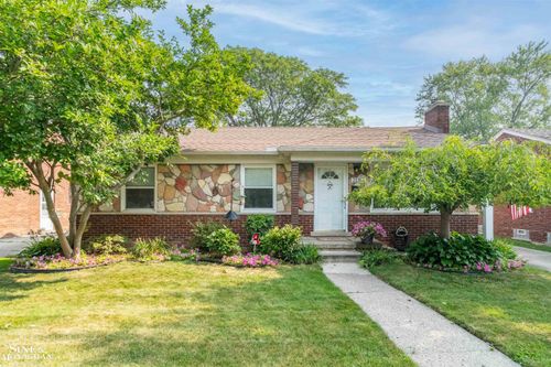 21305 Prestwick Ave, Harper Woods, MI, 48225-2367 | Card Image