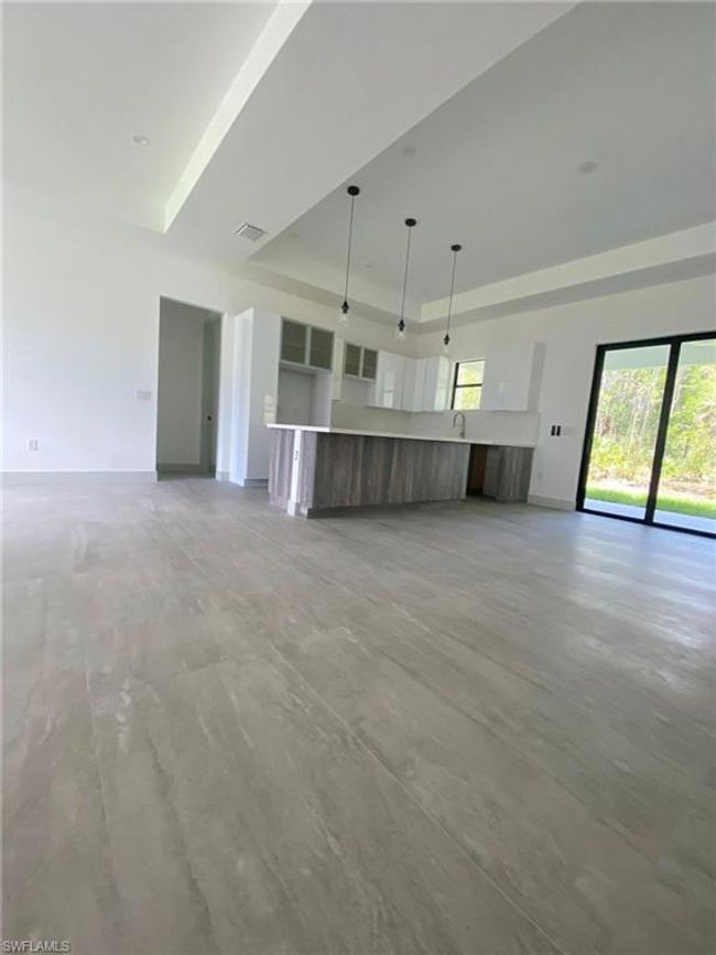 Kitchen/Dining Area | Image 7