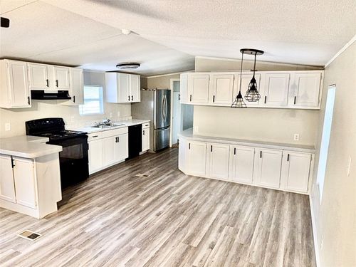 750 Oak Mdws, San Marcos, TX, 78666-8395 | Card Image