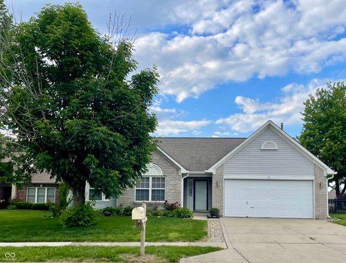 1058 Sugar Maple Dr, Greenwood, IN, 46143-7700 | Card Image