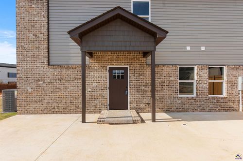 236 Beau Claire Cir, Byron, GA, 31008-3352 | Card Image