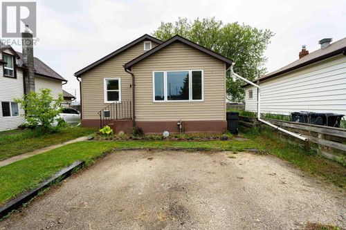 251 Brock St E, Thunder Bay, ON, P7E4H3 | Card Image