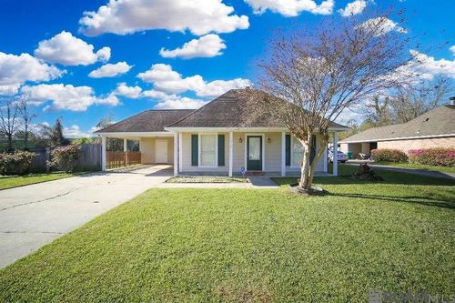 910 Kathryn St, Denham Springs, LA, 70726-4240 | Card Image